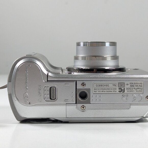 Fujifilm Finepix E Series E500 4.1MP Digital Camera Silver Case WORKS - Picture 6 of 12